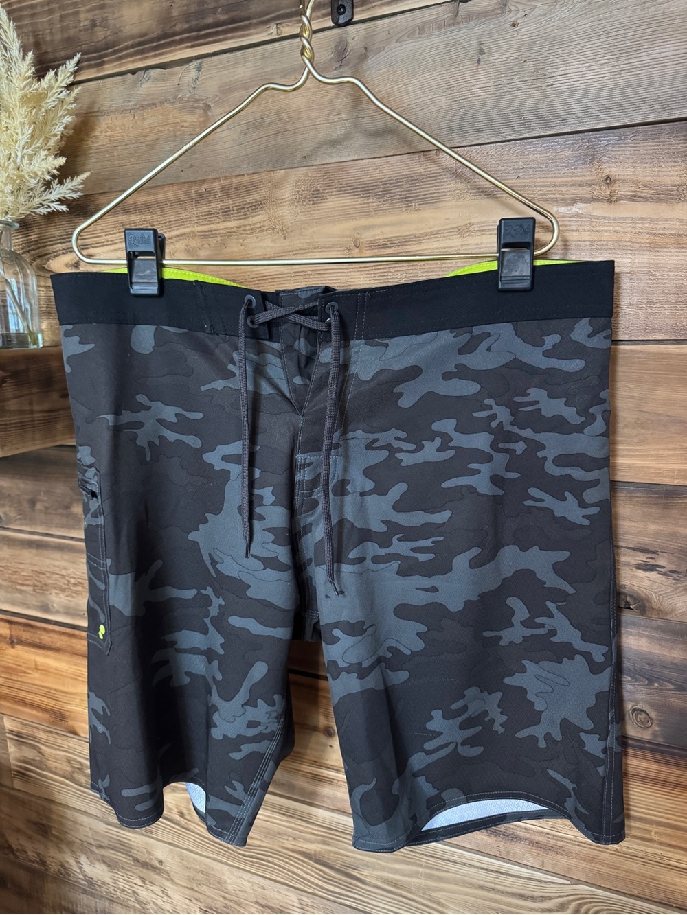 Men's Black Camo Swim Trunks Burnside Sz 36